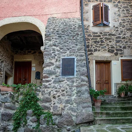 - Appusentu * Castelsardo